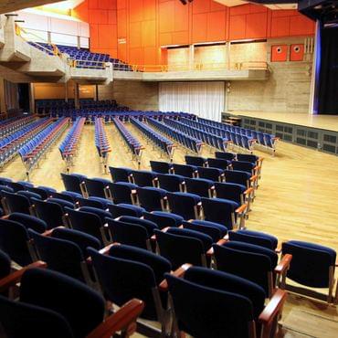 Aula des Gymnasiums 